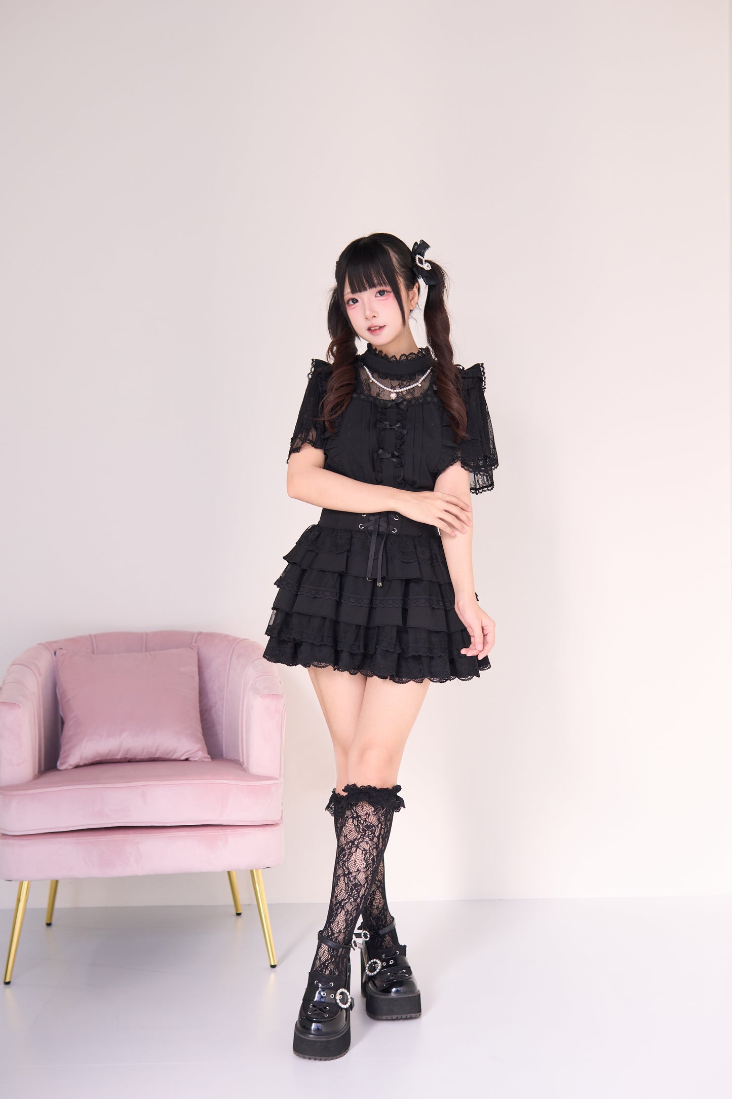 マルチレイヤースカート,パールチェーン付きブラウス