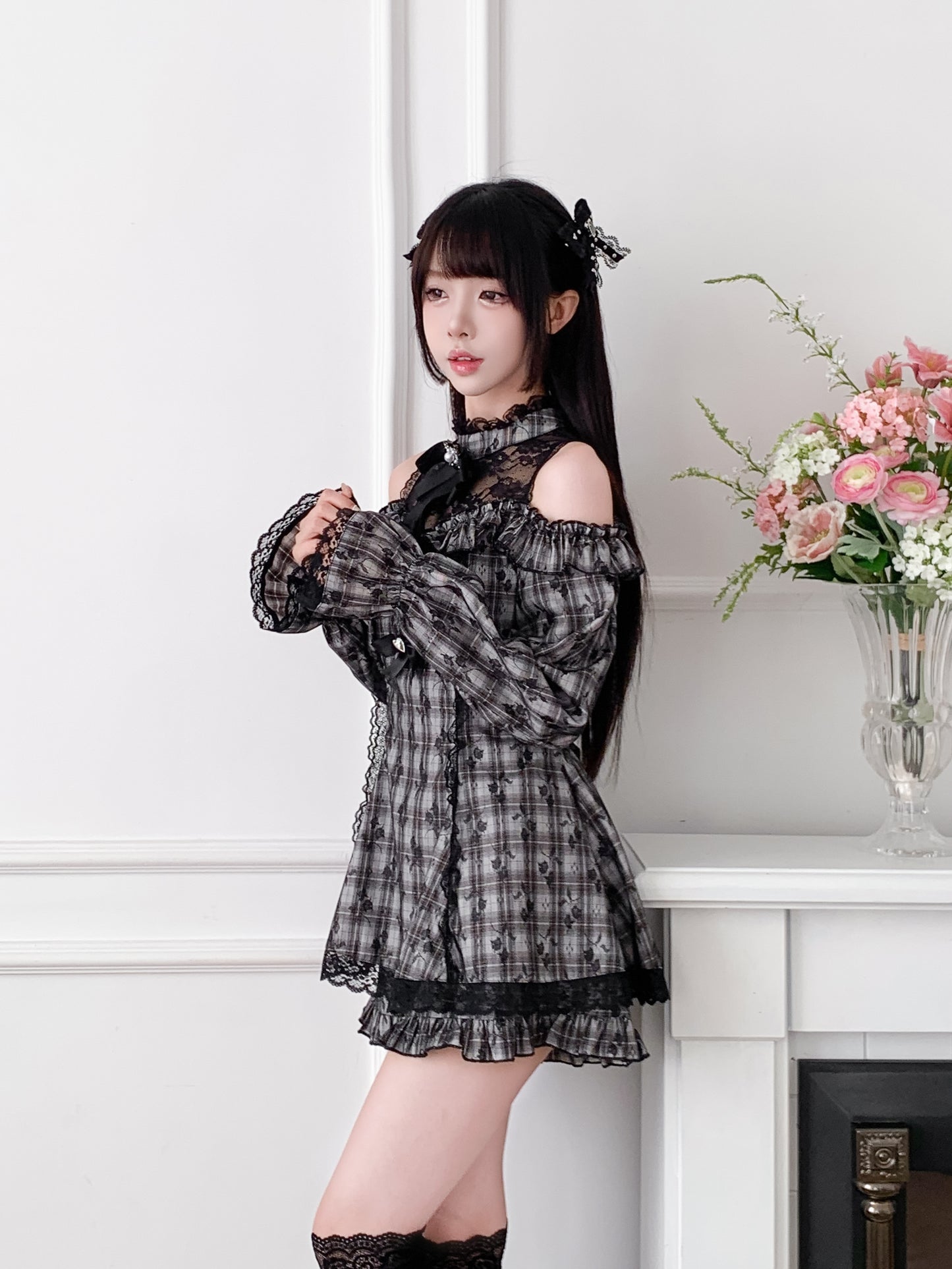 Mini dress and jewel brooch set