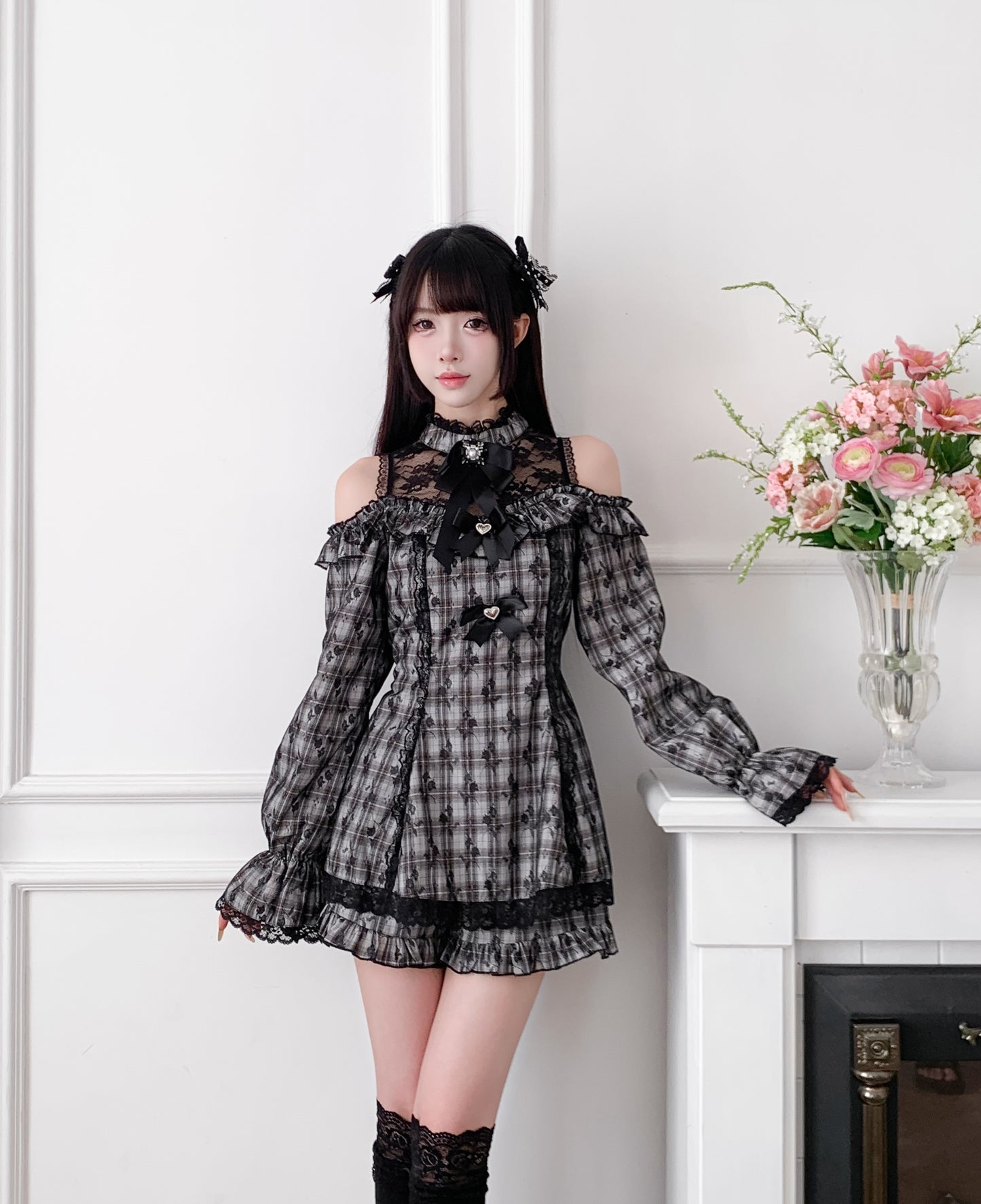 Mini dress and jewel brooch set