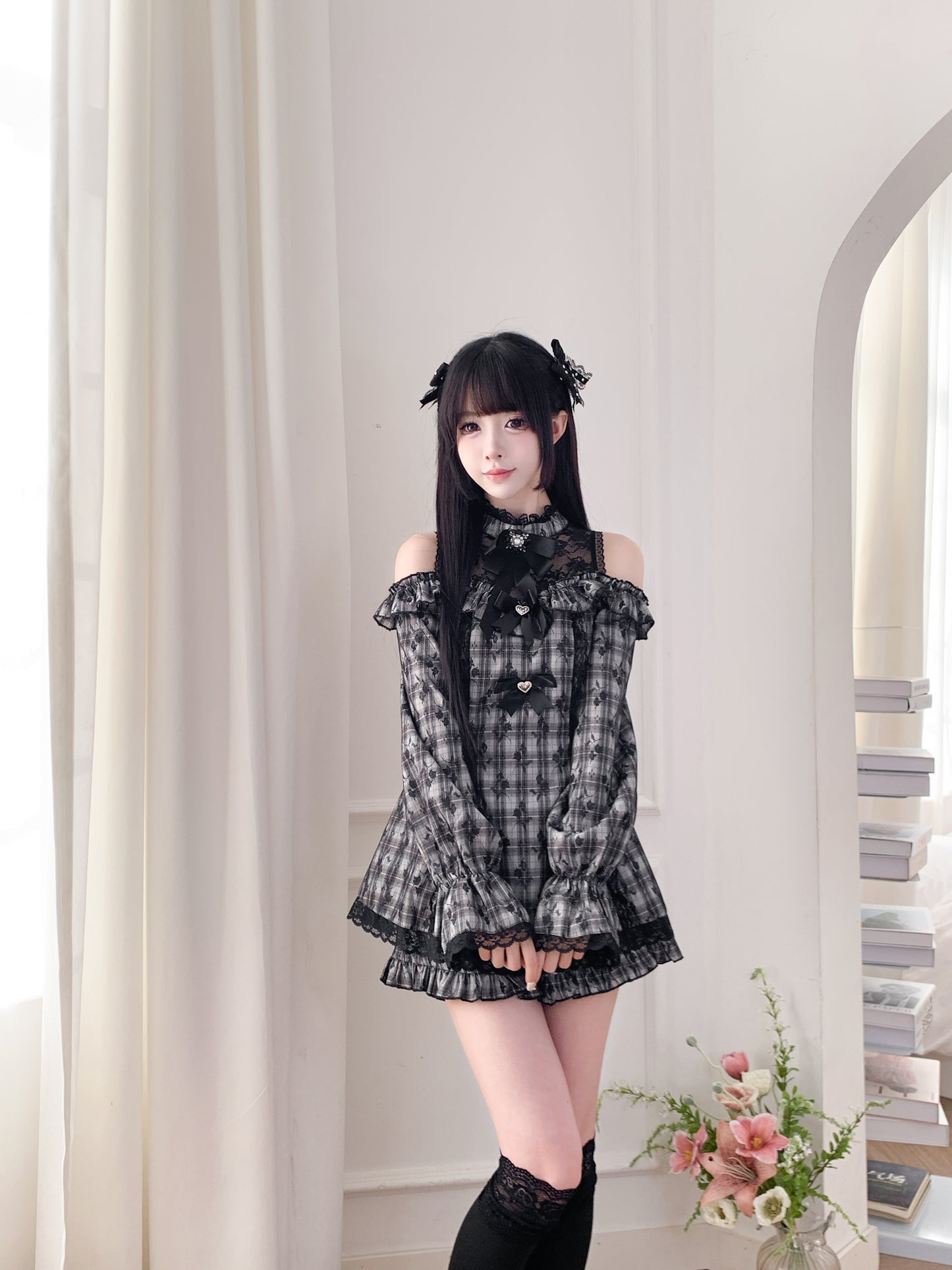 Mini dress and jewel brooch set