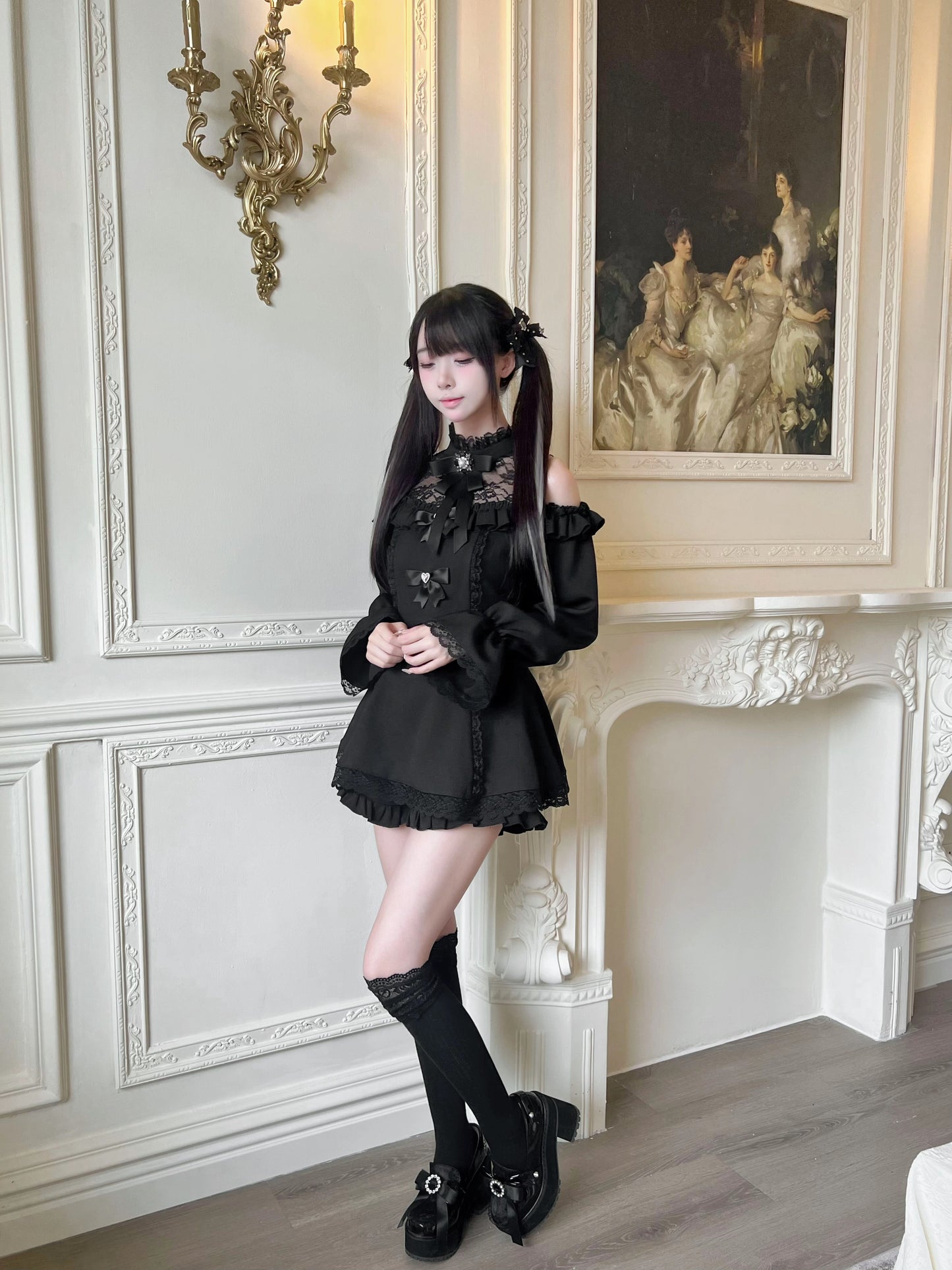 Mini dress and jewel brooch set