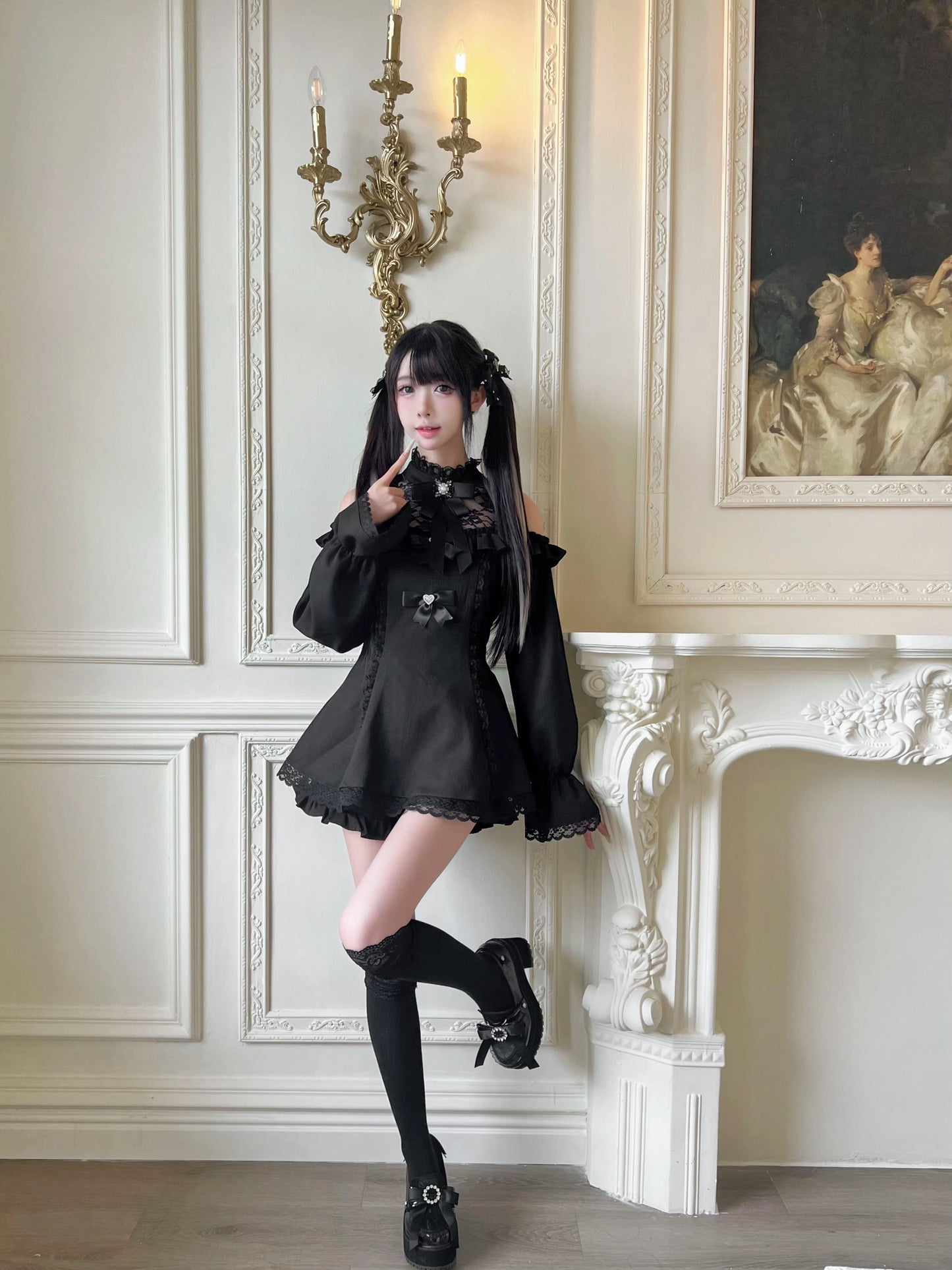 Mini dress and jewel brooch set