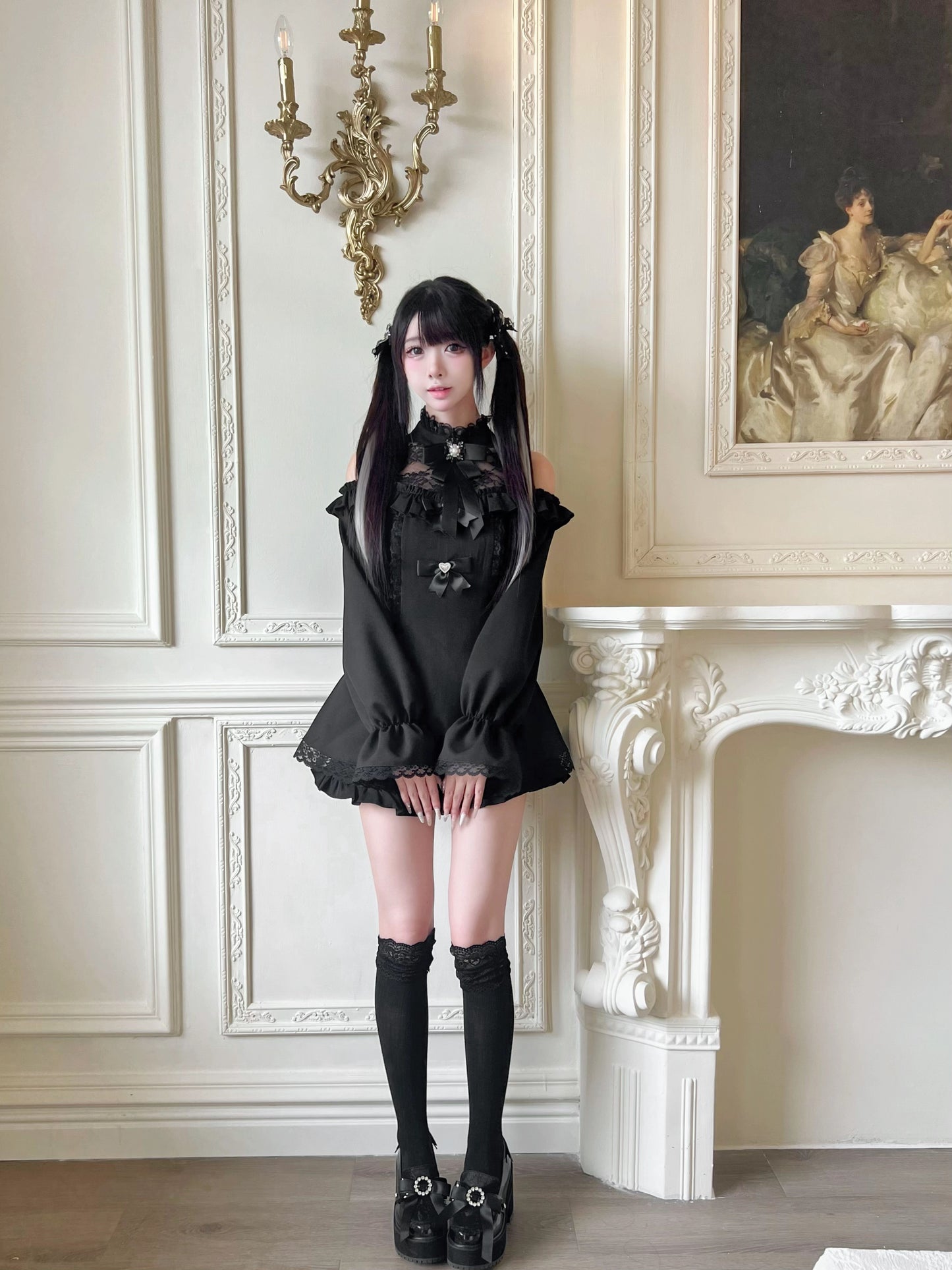 Mini dress and jewel brooch set