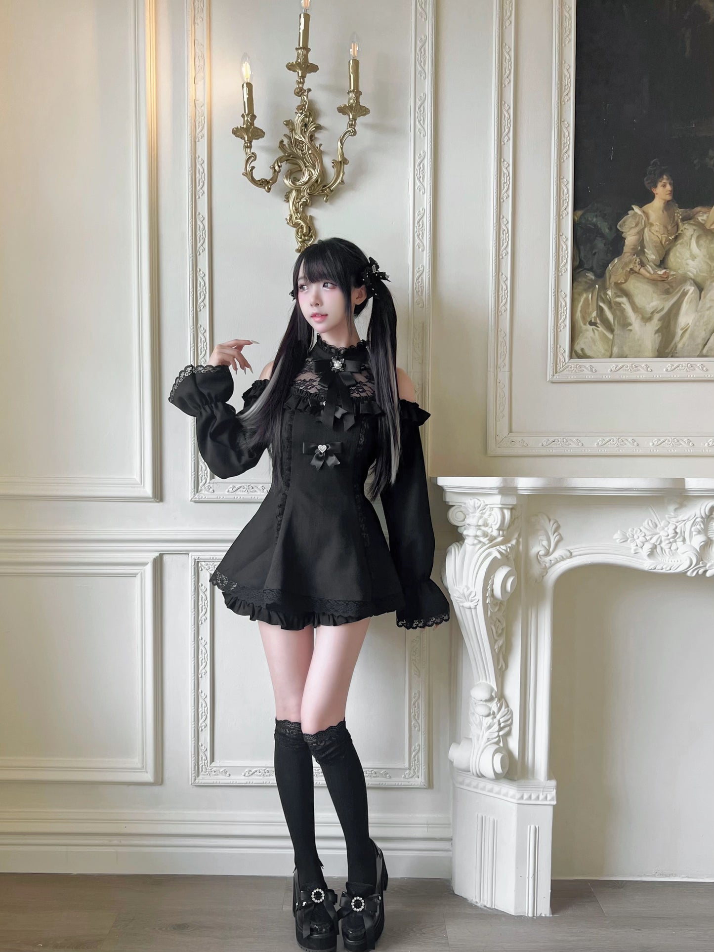 Mini dress and jewel brooch set