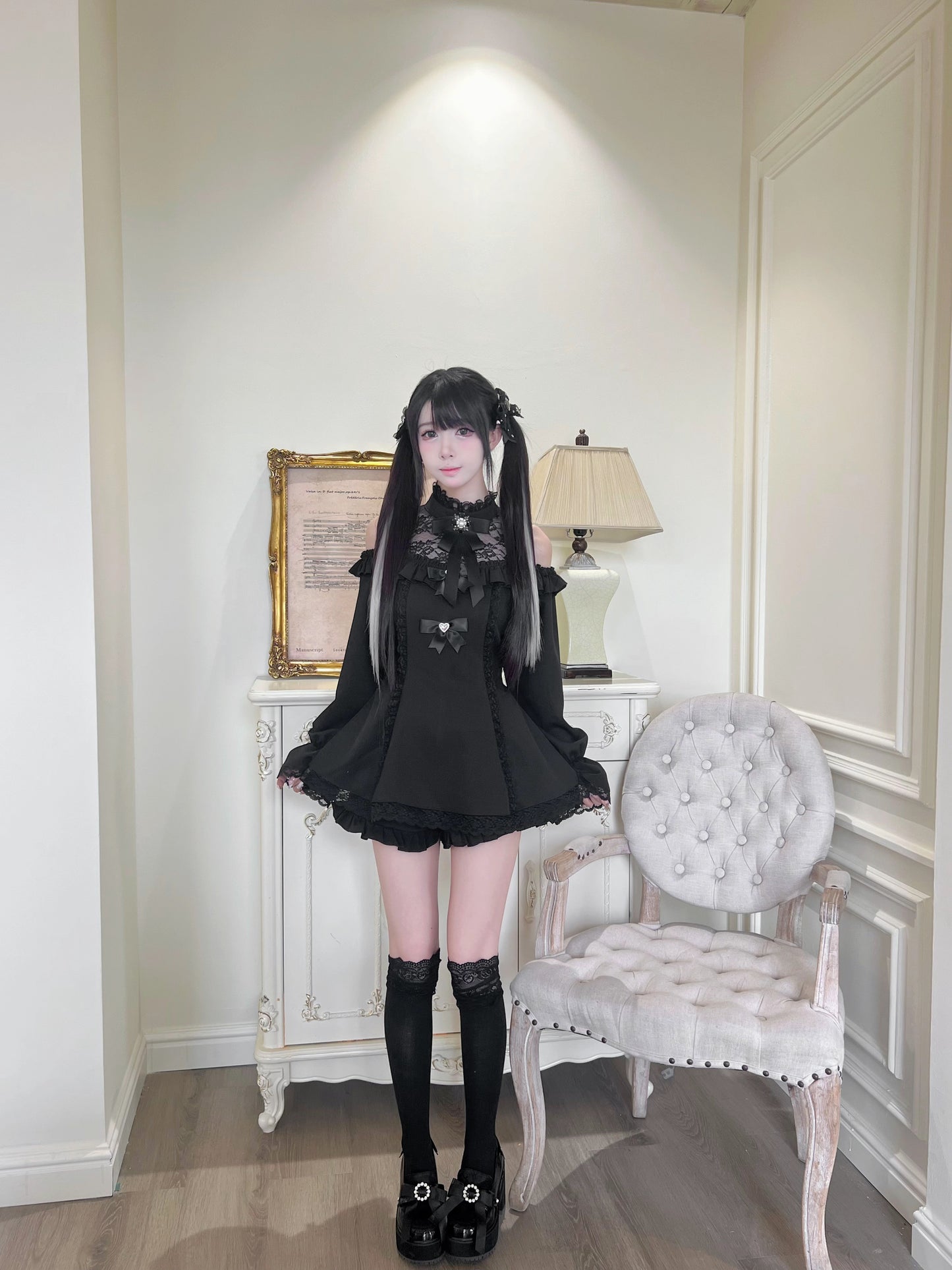 Mini dress and jewel brooch set