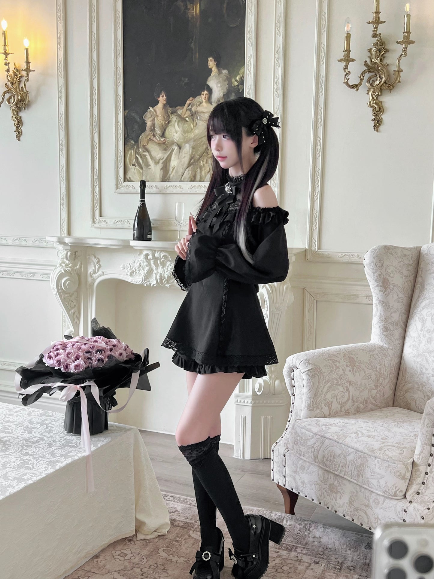 Mini dress and jewel brooch set