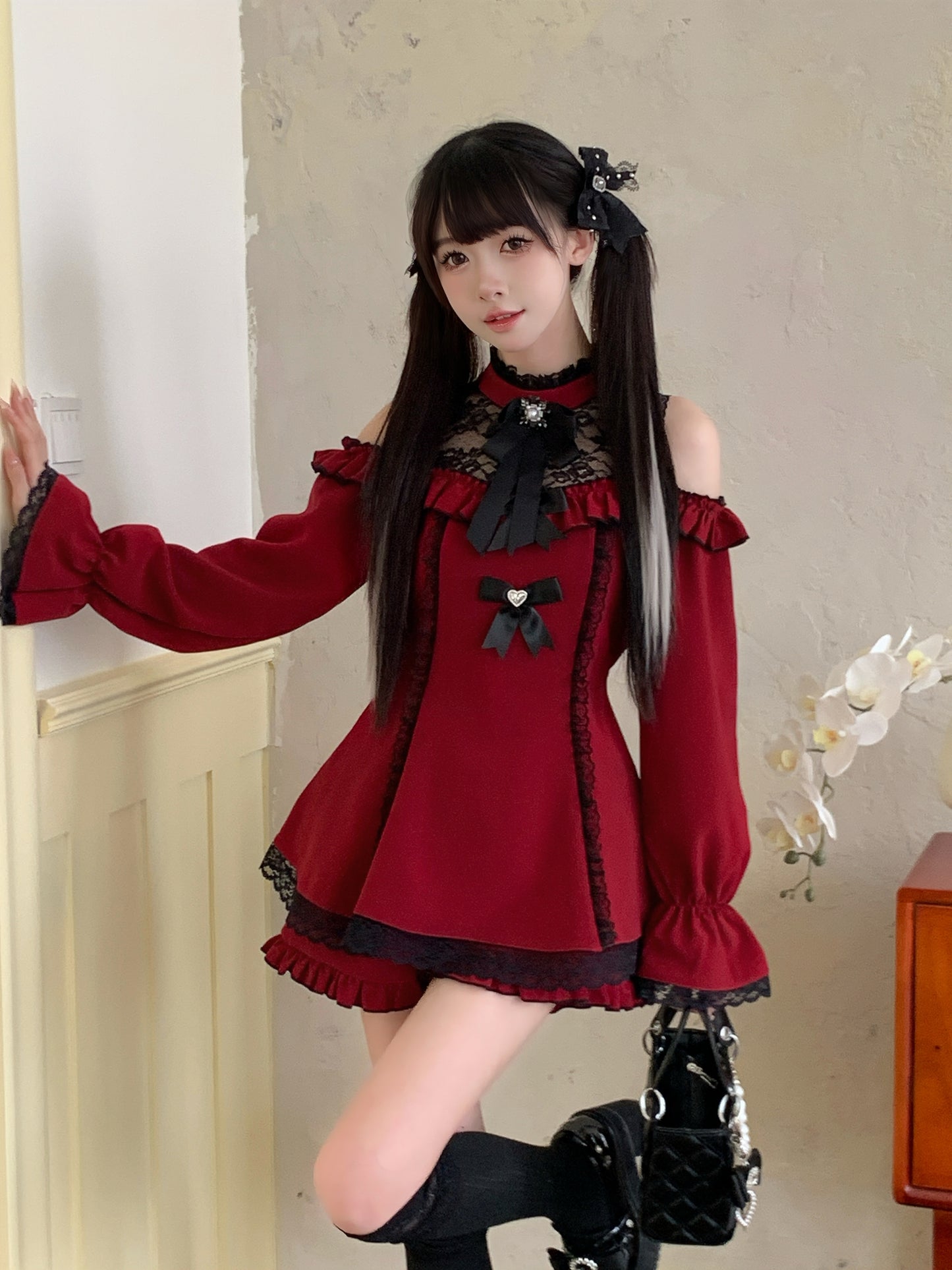 Mini dress and jewel brooch set