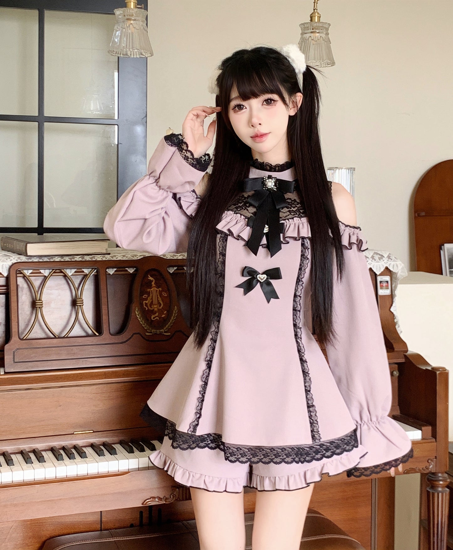 Mini dress and jewel brooch set