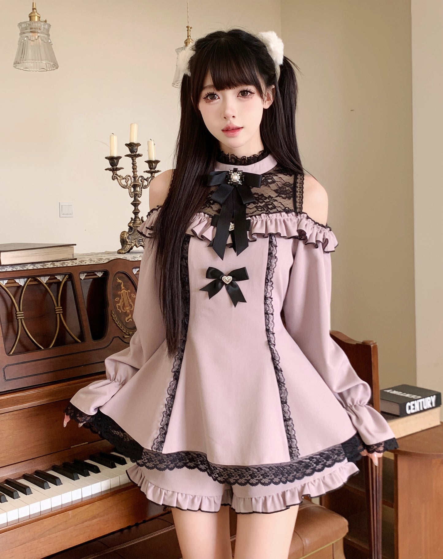 Mini dress and jewel brooch set