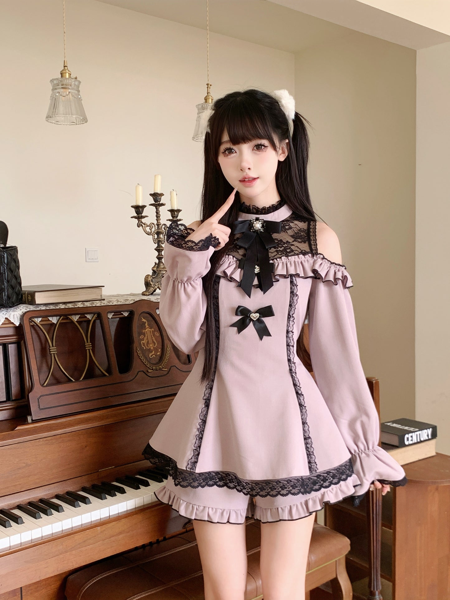 Mini dress and jewel brooch set