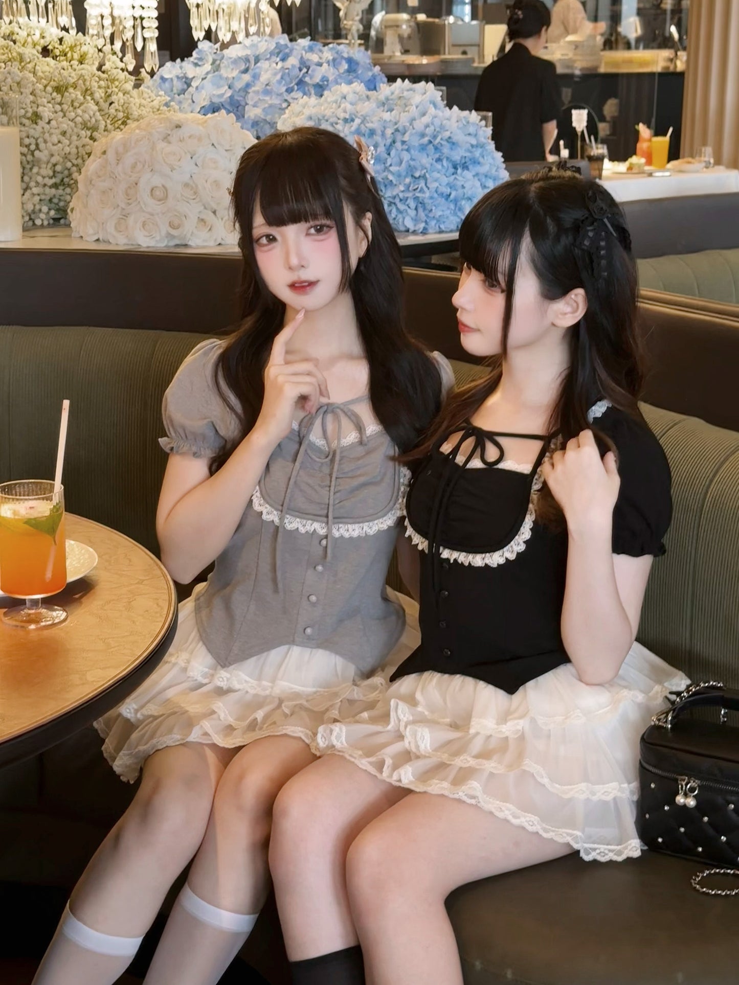 レースギャザーパフスリーブトップス