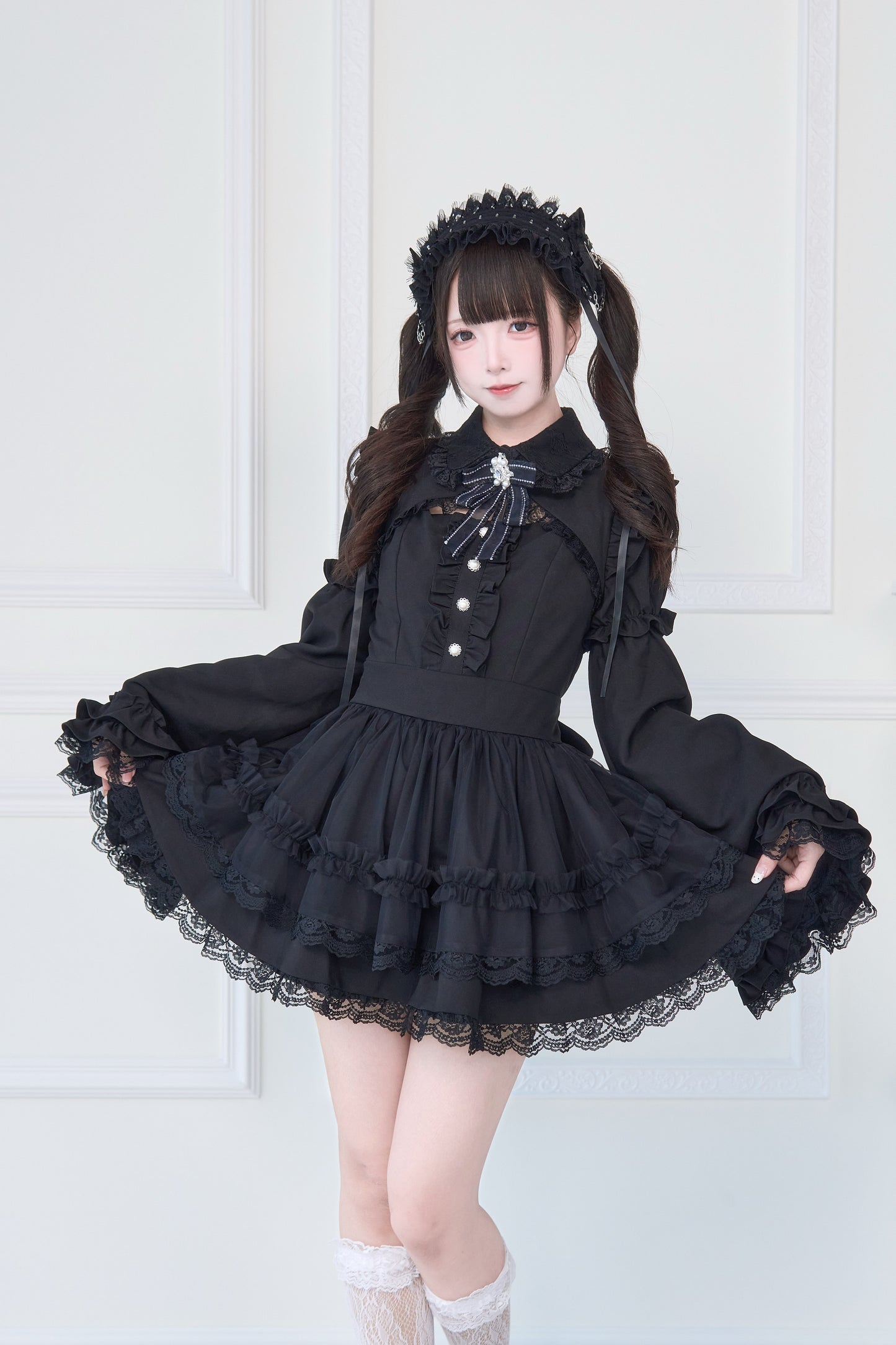 ブローチ付き姫袖レースワンピースセット
