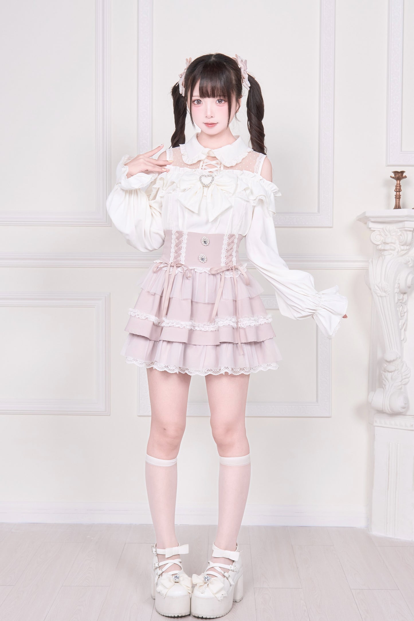 ハートリボンレースブラウス