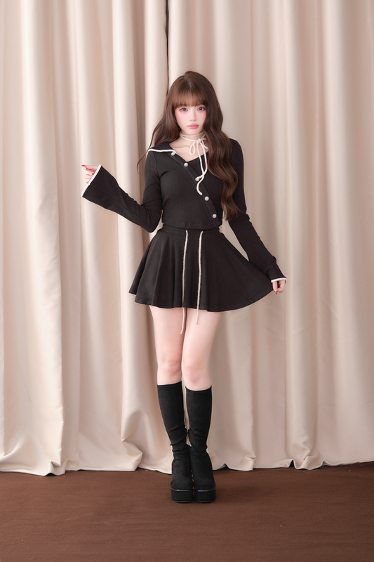 Ribbon neck sailor collar knit and pleated skirt set