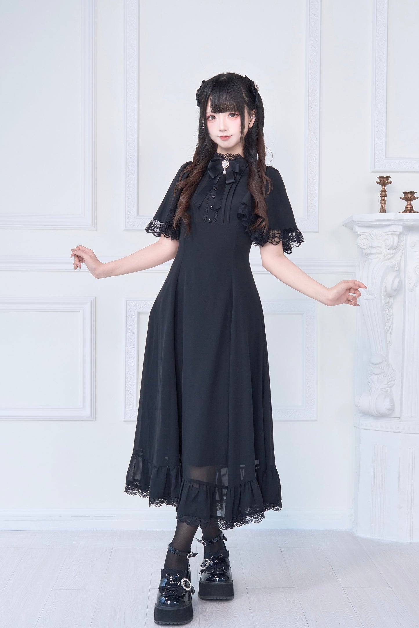 ケープ袖シスター風フリルロングワンピース