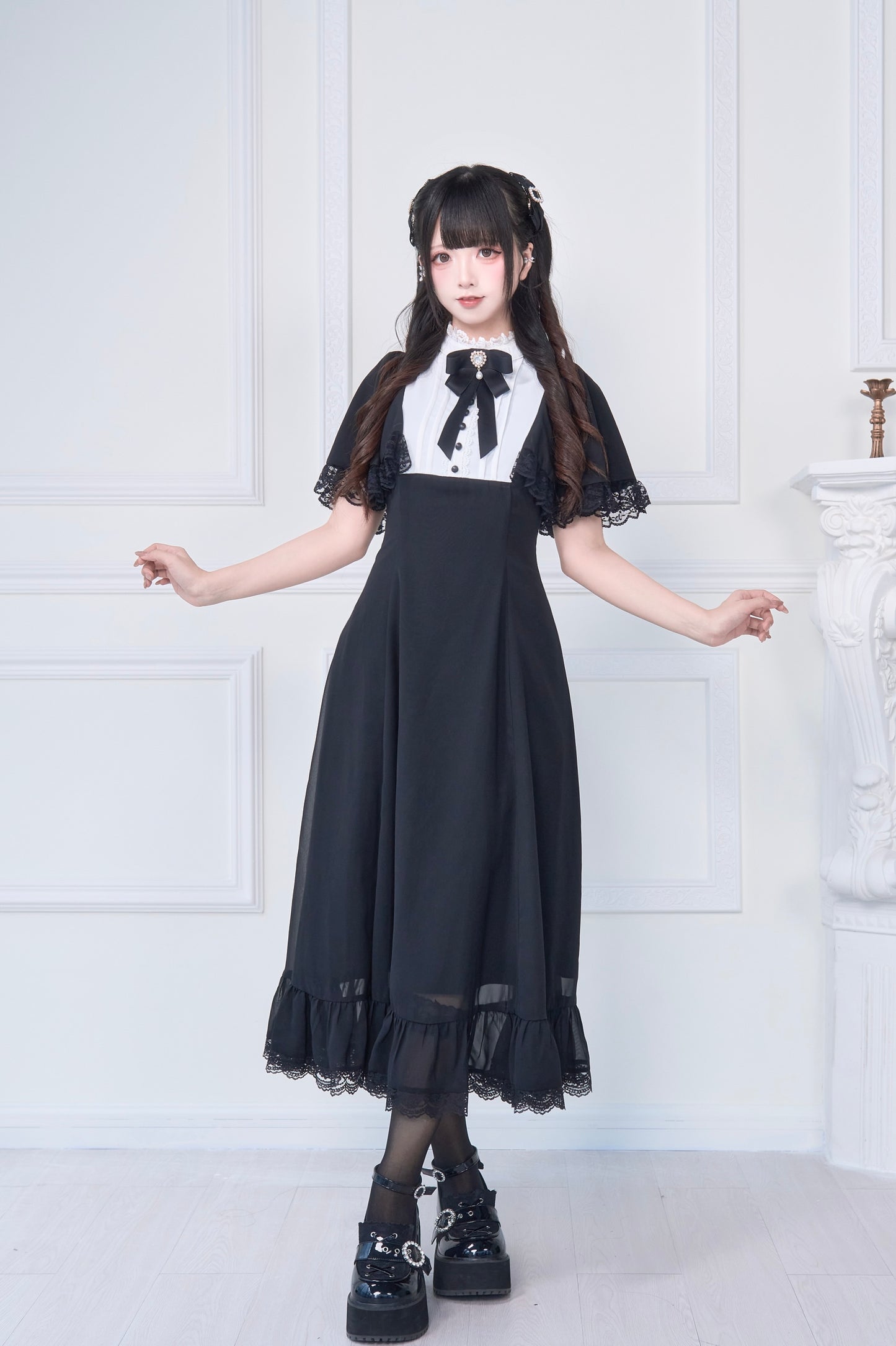 ケープ袖シスター風フリルロングワンピース