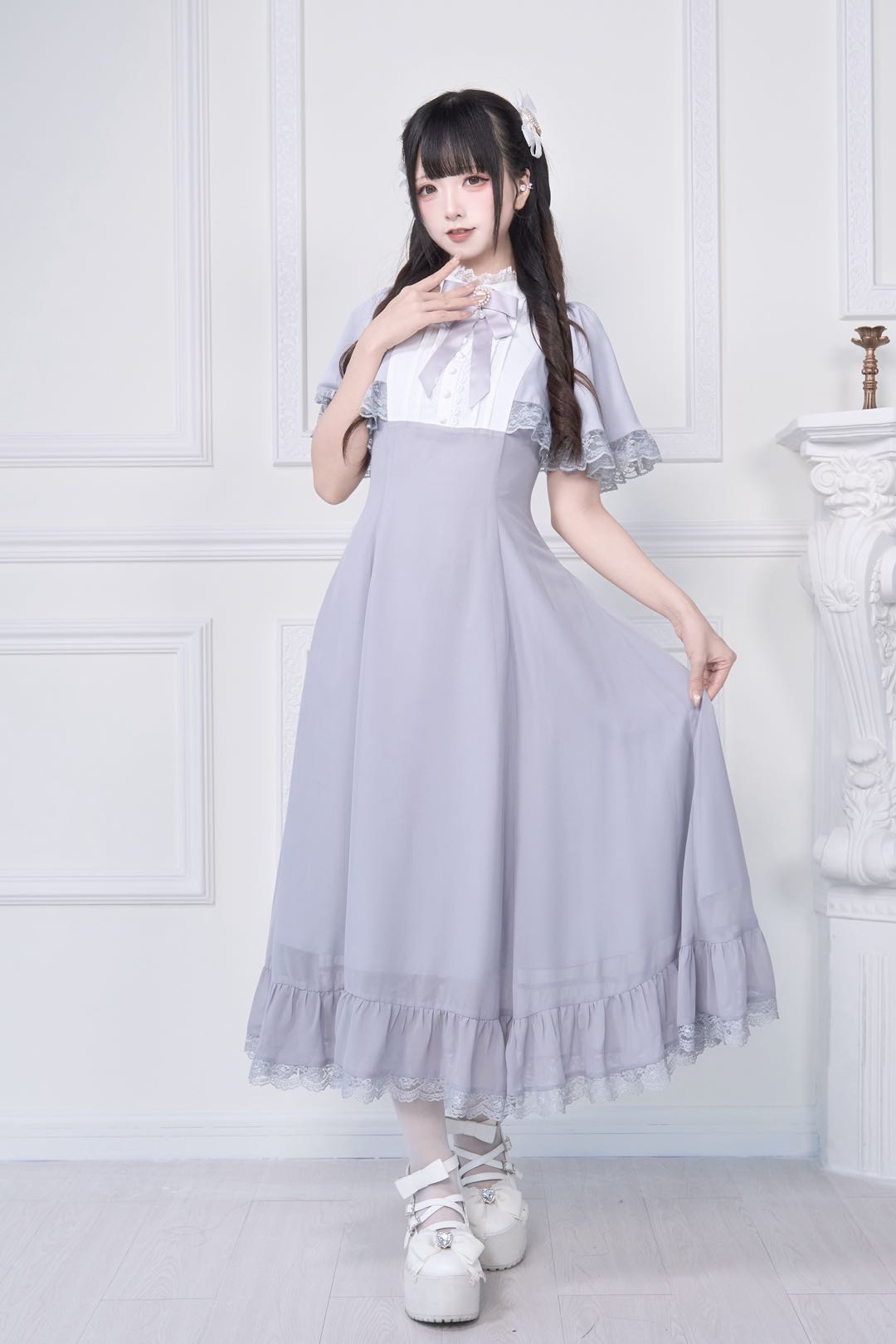 ケープ袖シスター風フリルロングワンピース
