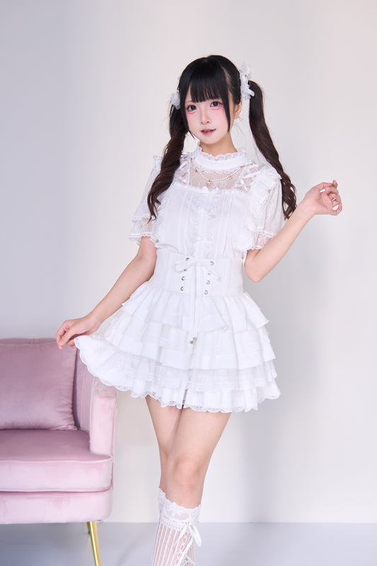 Multi-layer skirt, blouse with pearl chain