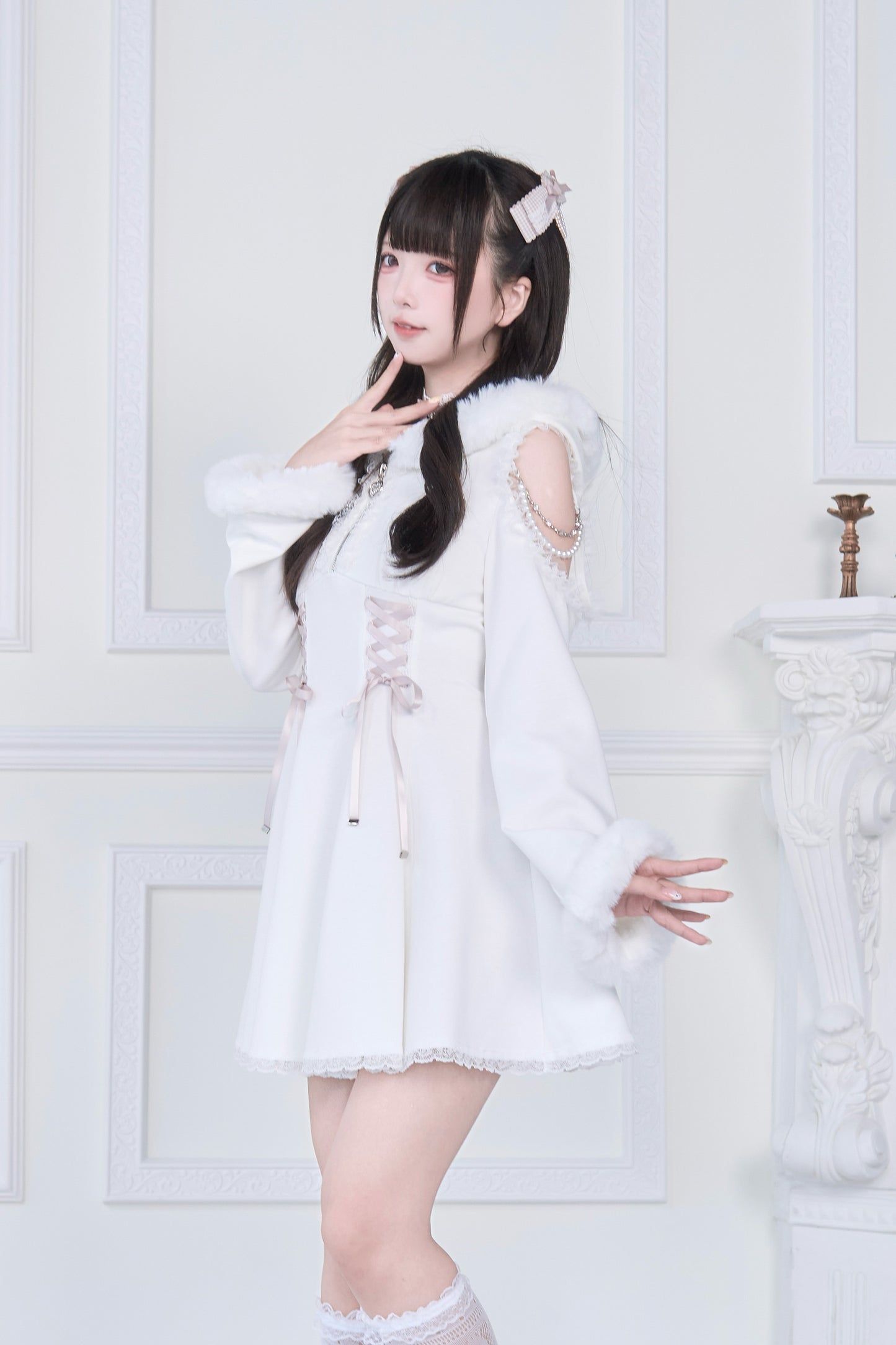 ファーフード付きカットワンピ