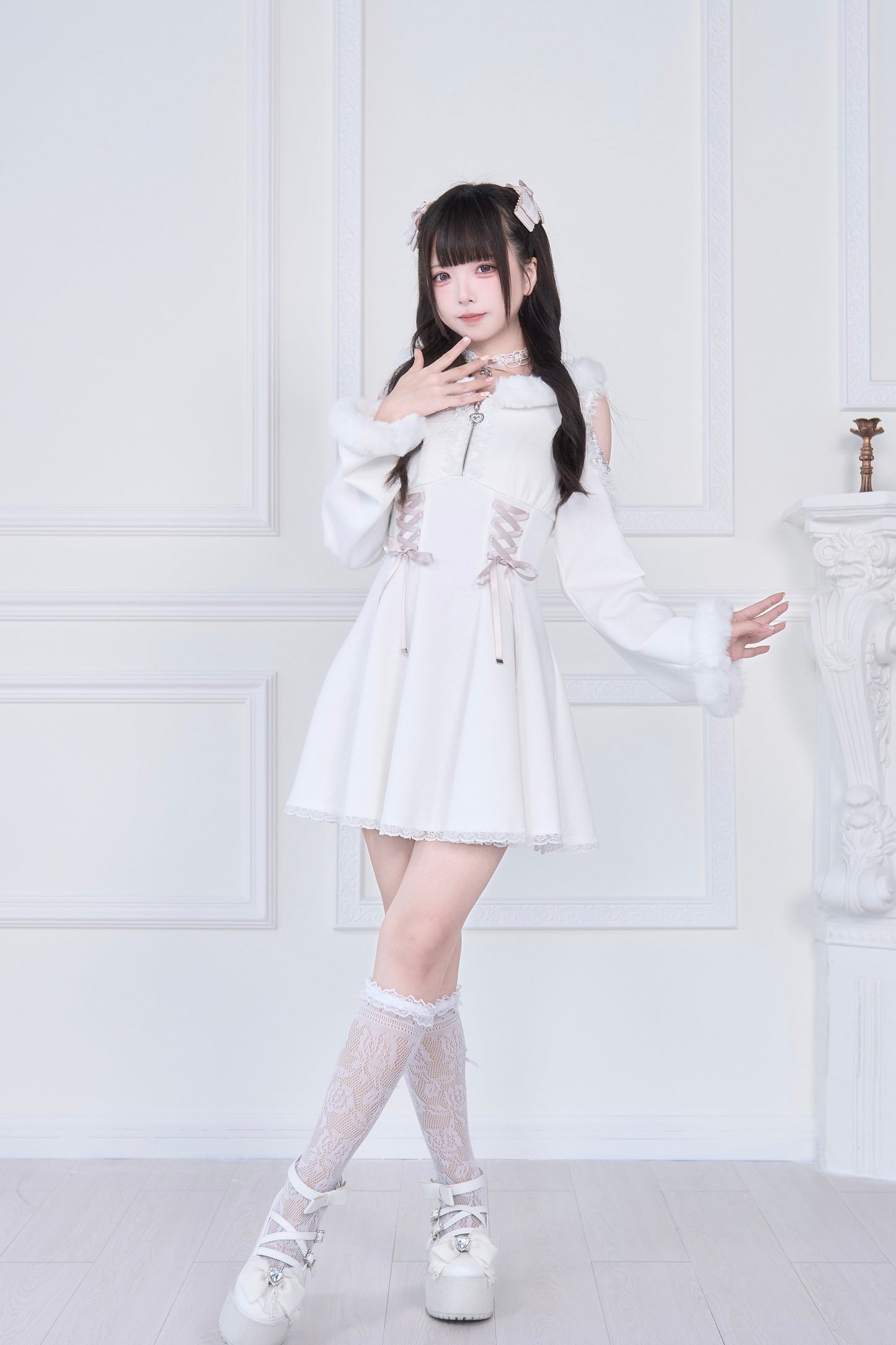 ファーフード付きカットワンピ