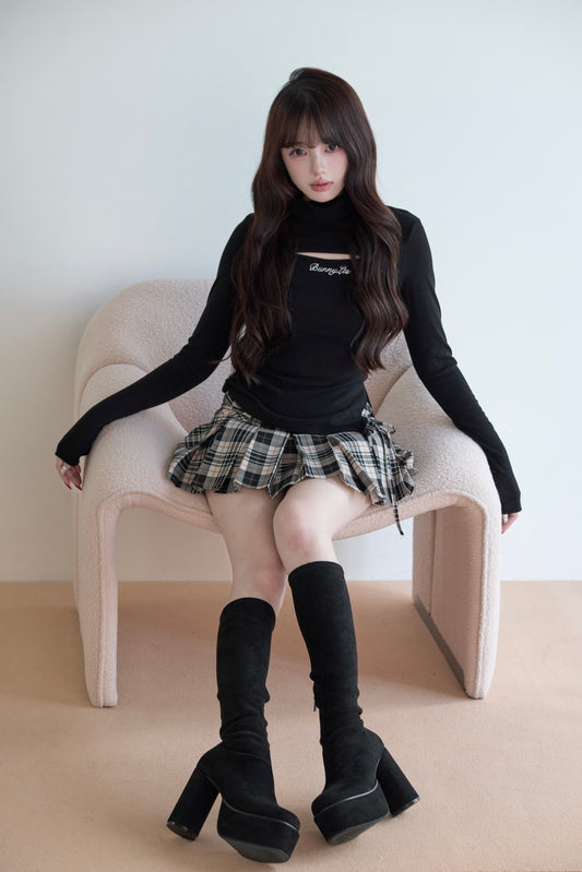 スリットハイネックニット