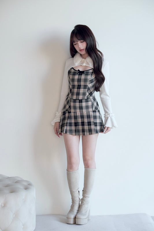 Fur collar short knit + checked bustier + pleated mini skirt
