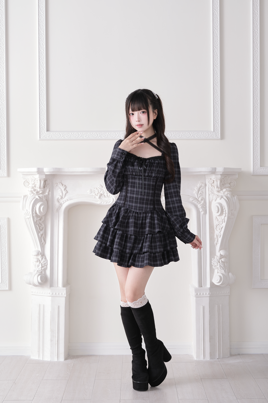 クロスネックリボンティアードワンピース